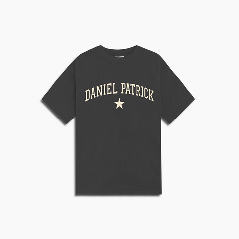 DP varsity star tee / vintage black