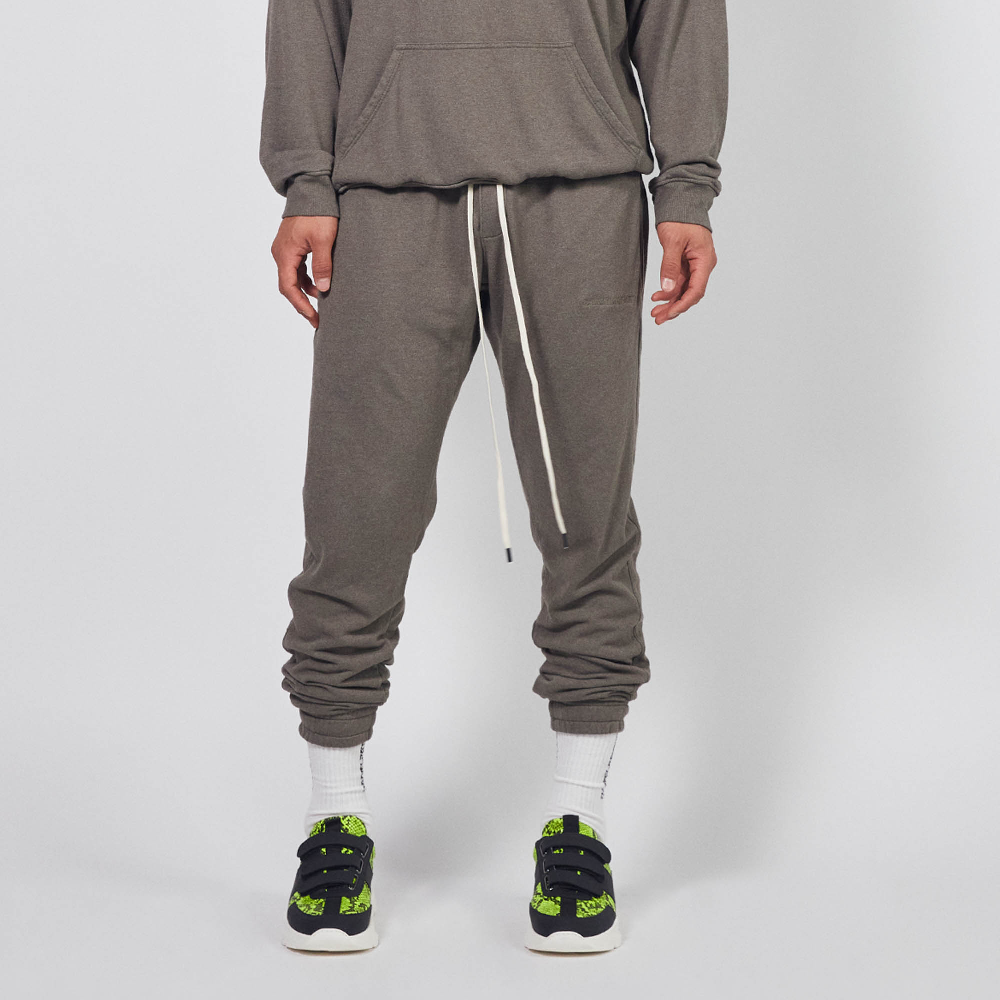 loop terry roaming sweatpants / washed olive heather