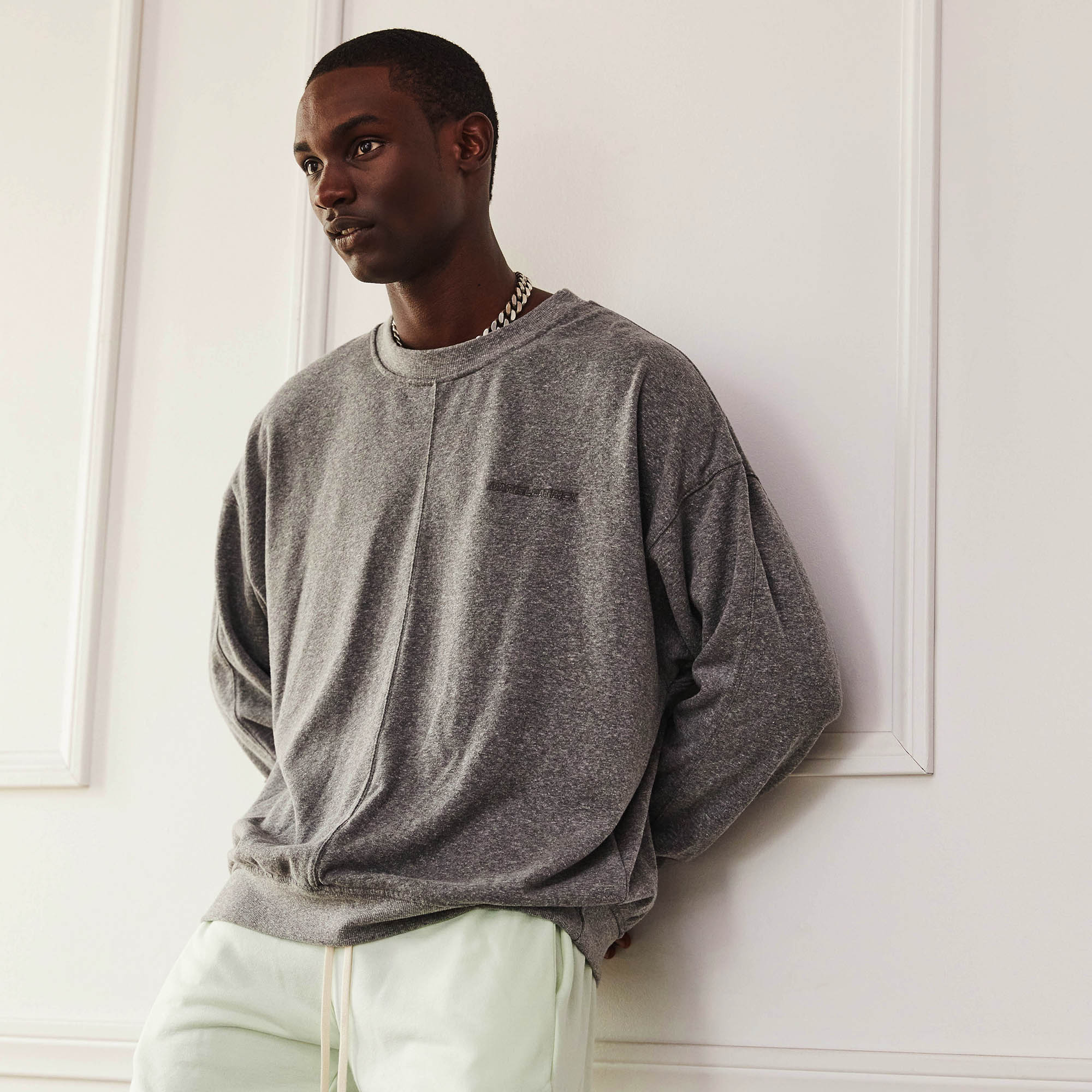 loop terry standard sweatshirt / heather grey