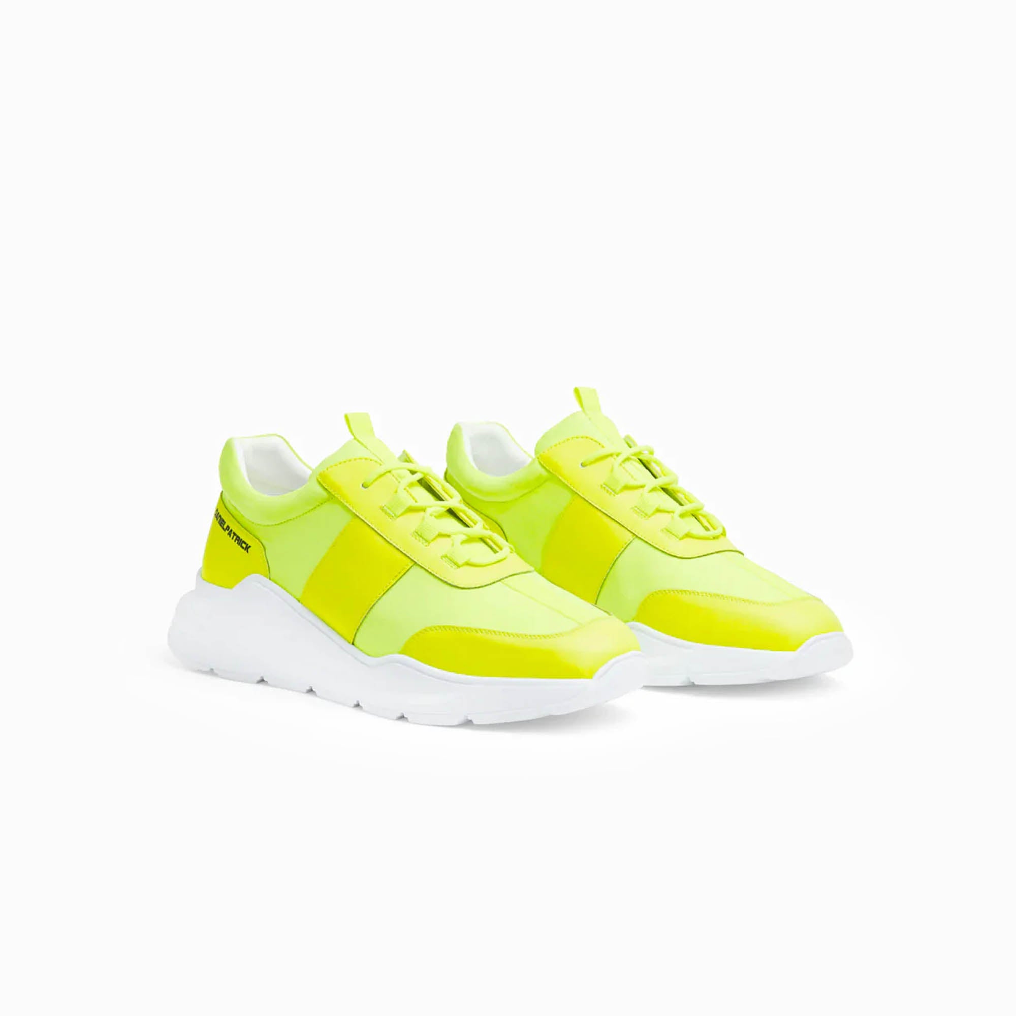 panel runner / neon yellow