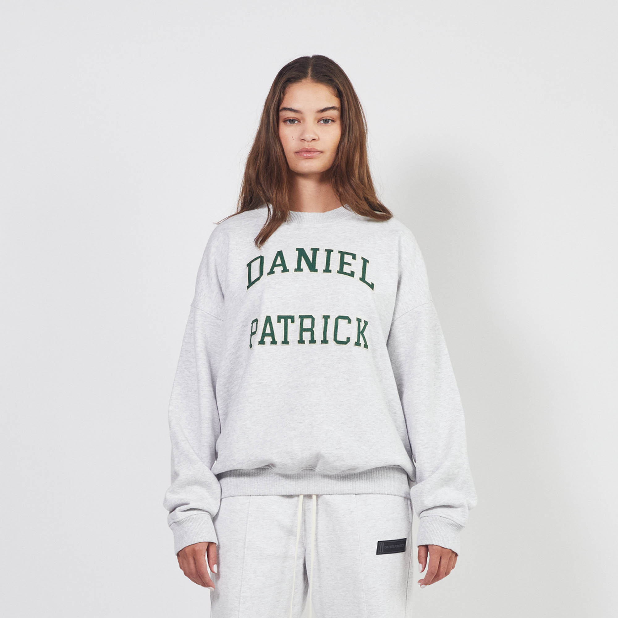 varsity crew neck sweatshirt / ash heather grey + hunter green